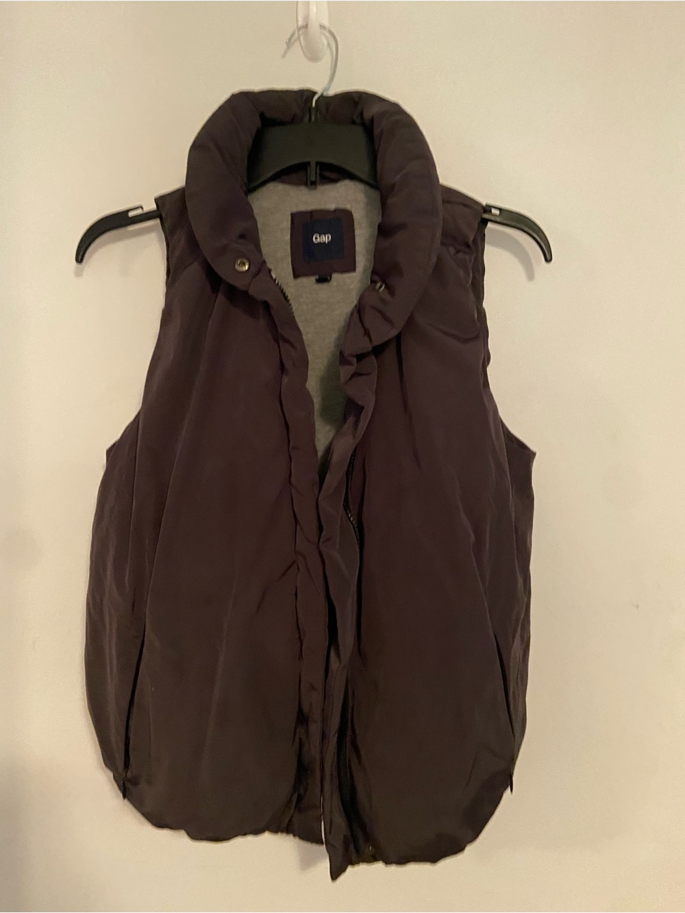 GAP Women's Puffer Vest in Brown